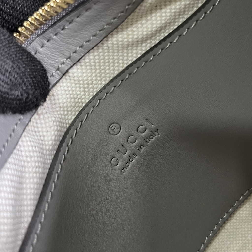 Gucci ‎739736 GG Matelassé mini bag in Gray leather