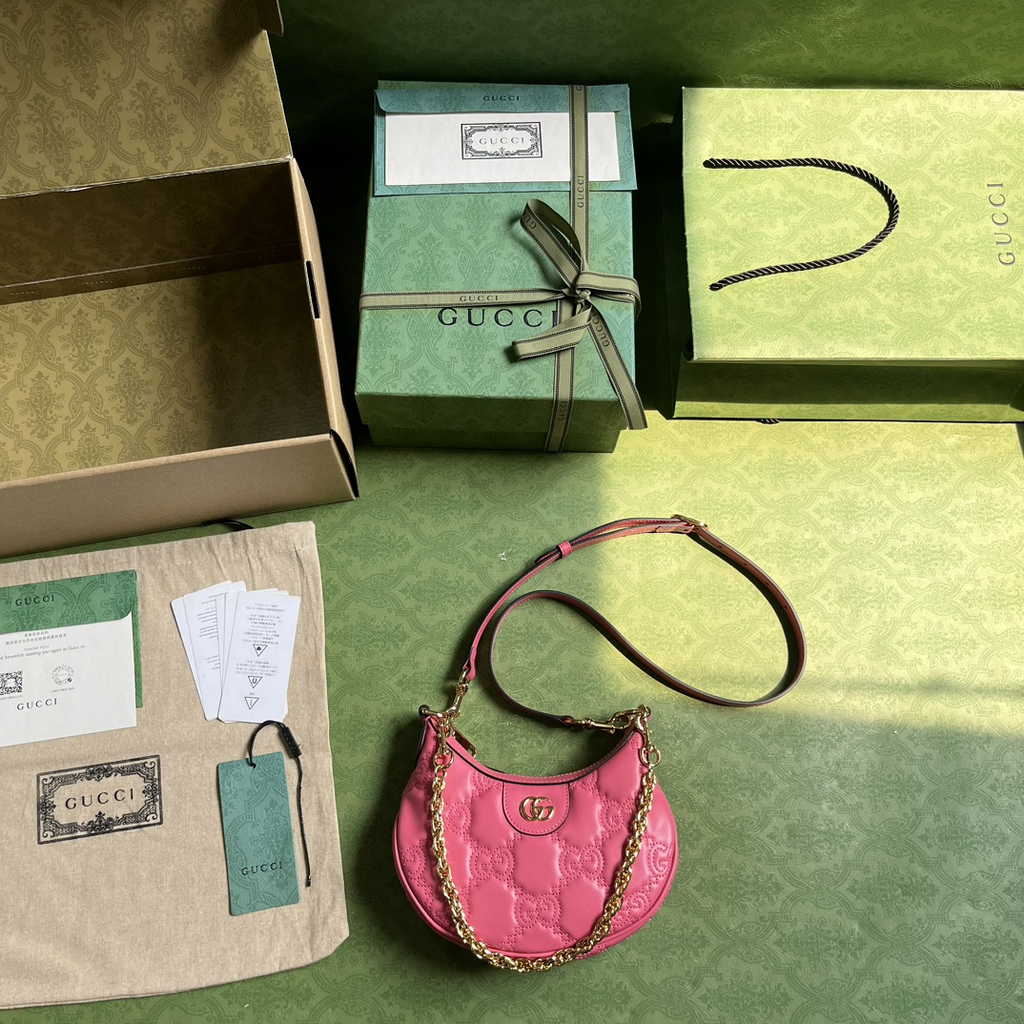 Gucci ‎739736 GG Matelassé mini bag in Plum leather