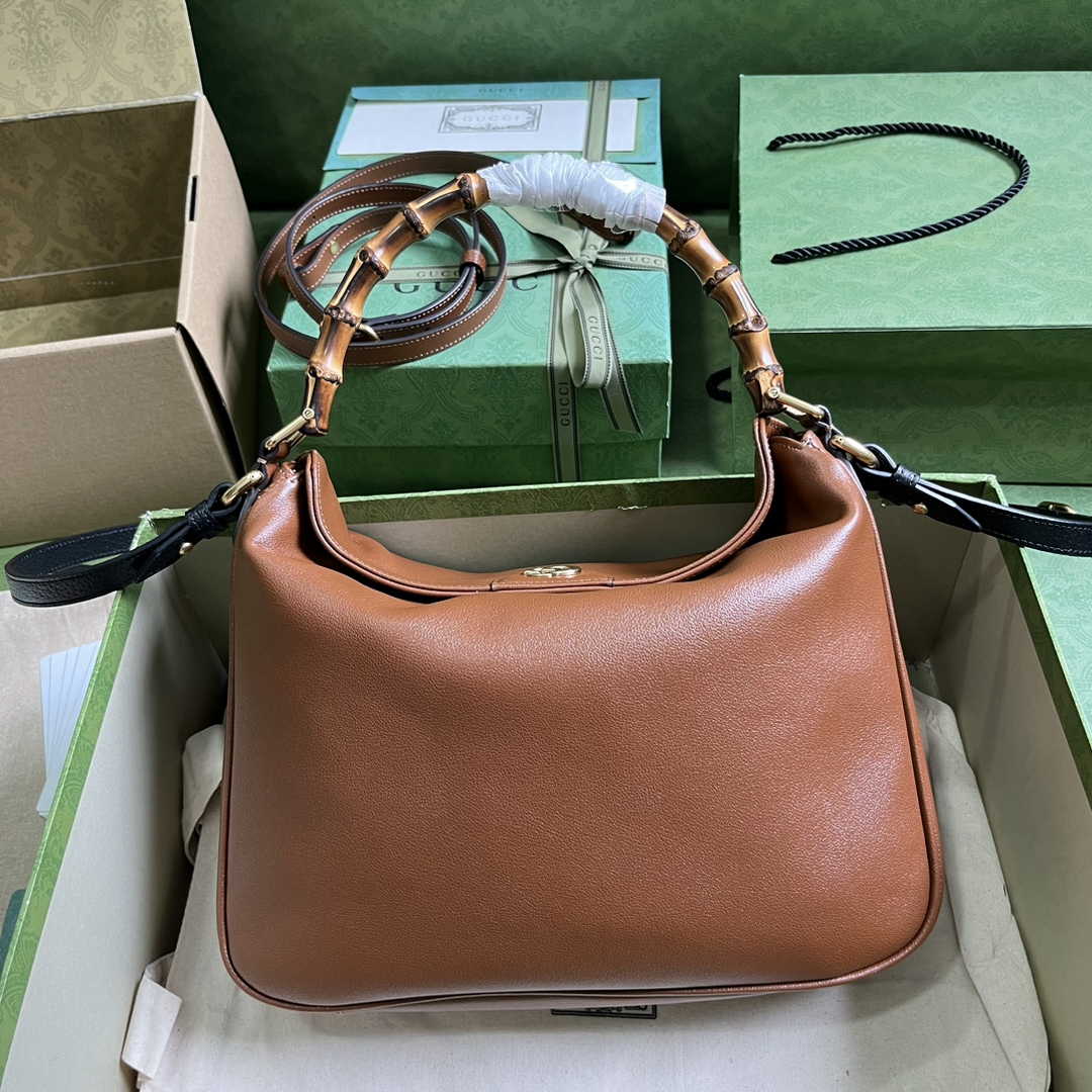 Gucci 746124 Diana medium shoulder bag in brown leather