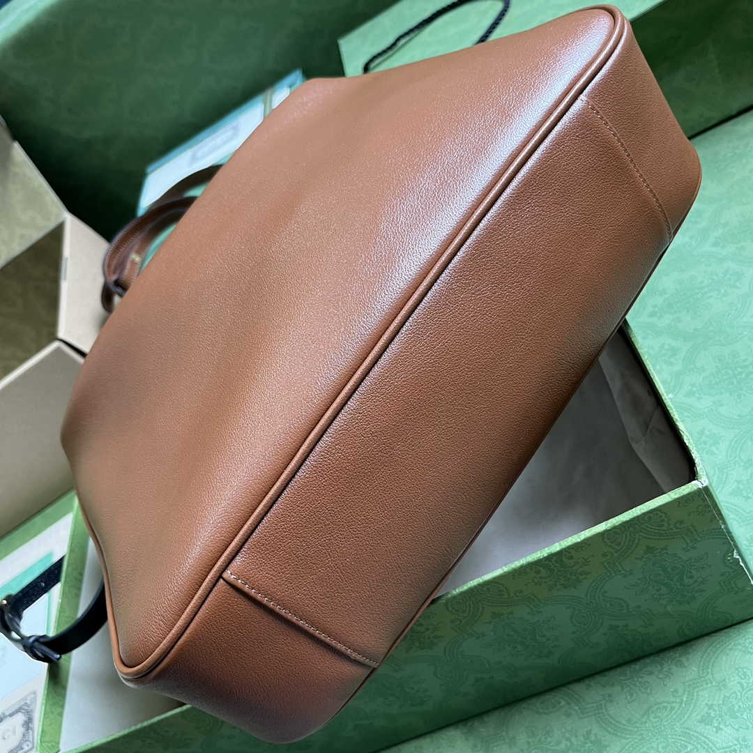 Gucci 746124 Diana medium shoulder bag in brown leather