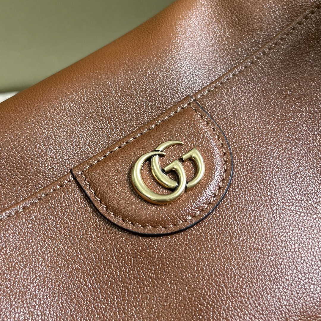 Gucci 746124 Diana medium shoulder bag in brown leather
