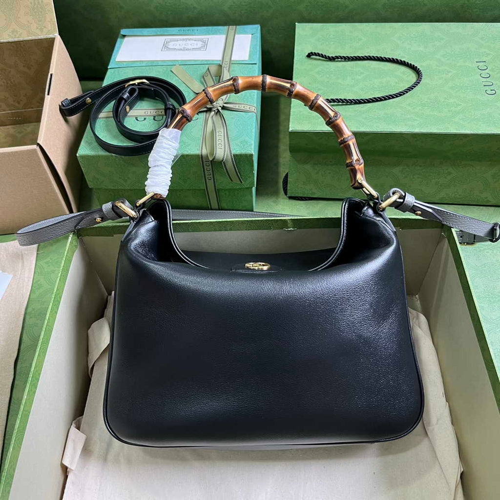 Gucci 746124 Diana medium shoulder bag in black leather