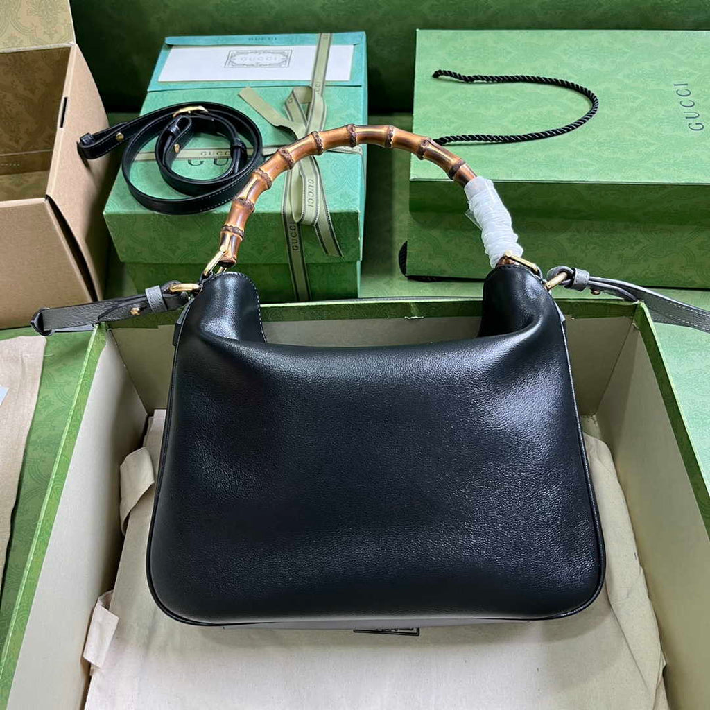 Gucci 746124 Diana medium shoulder bag in black leather