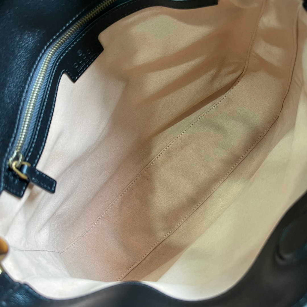 Gucci 746124 Diana medium shoulder bag in black leather