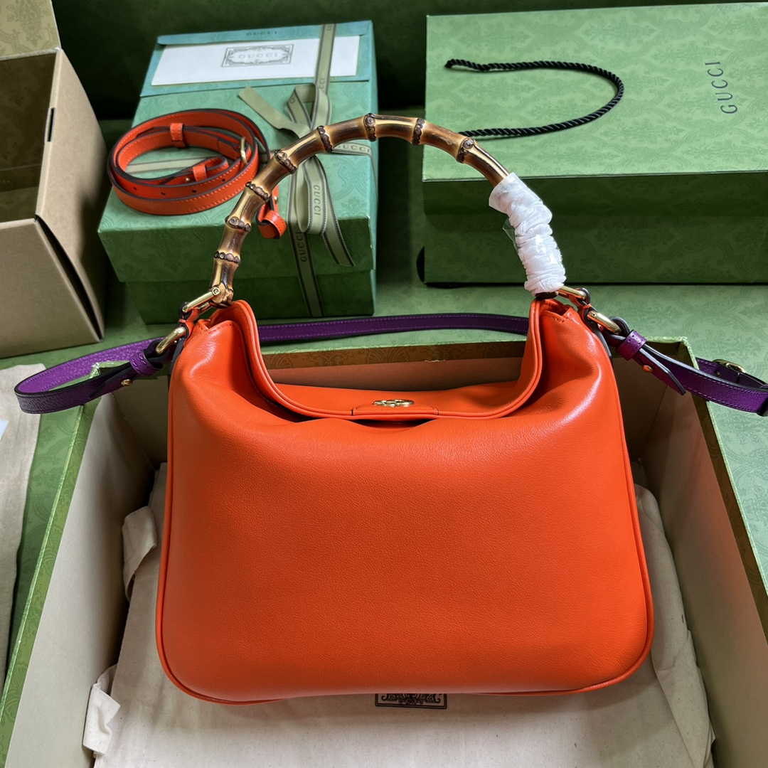 Gucci 746124 Diana medium shoulder bag in orange leather