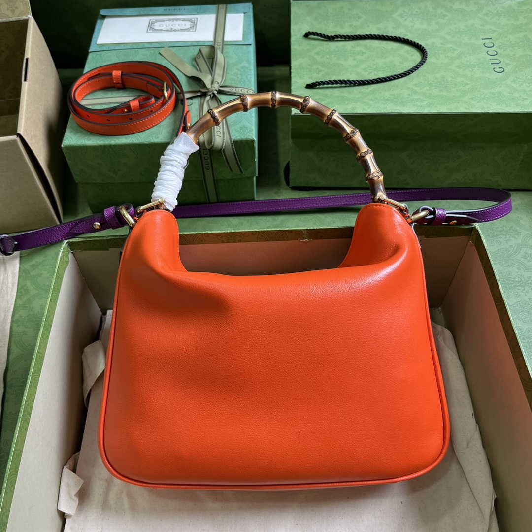 Gucci 746124 Diana medium shoulder bag in orange leather