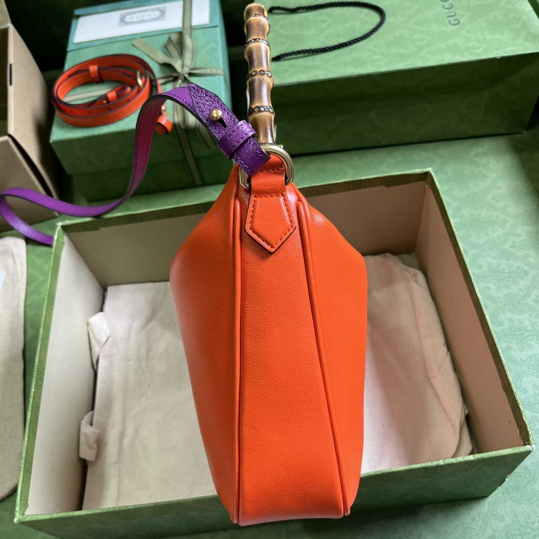 Gucci 746124 Diana medium shoulder bag in orange leather