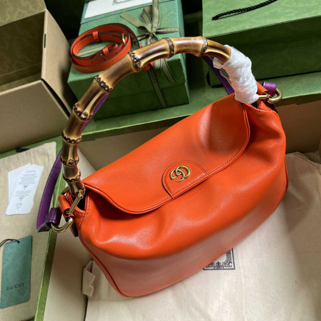 Gucci 746124 Diana medium shoulder bag in orange leather