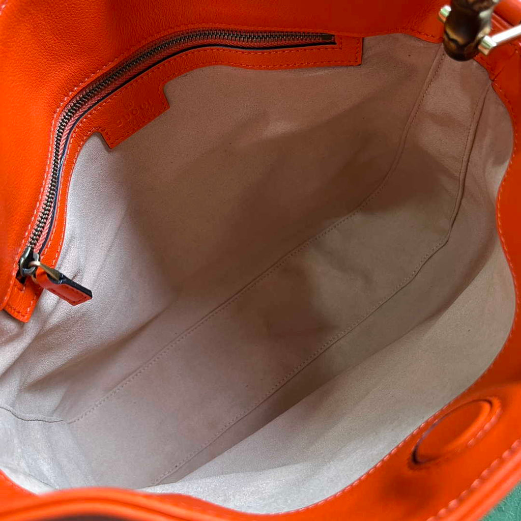Gucci 746124 Diana medium shoulder bag in orange leather