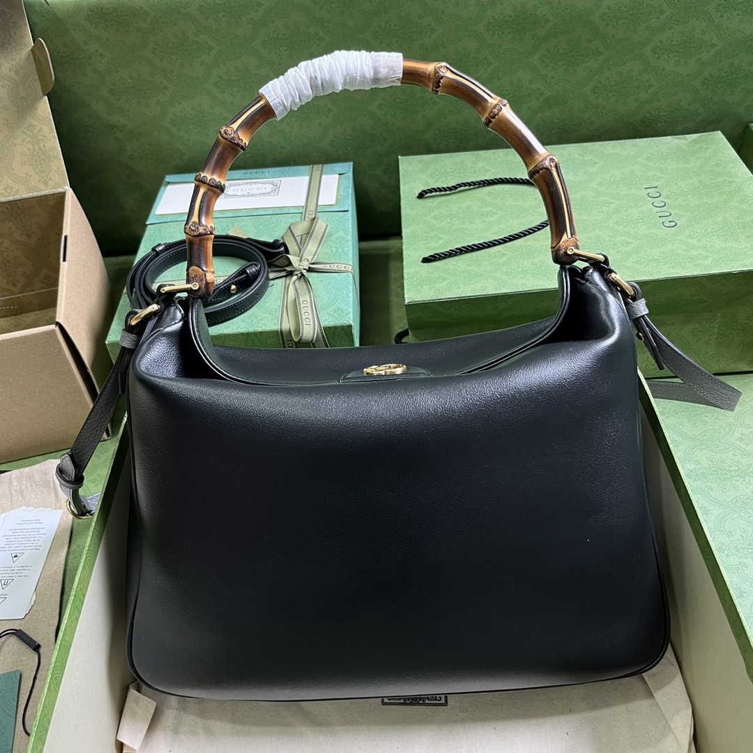 Gucci 746245 Diana large shoulder bag in black leather