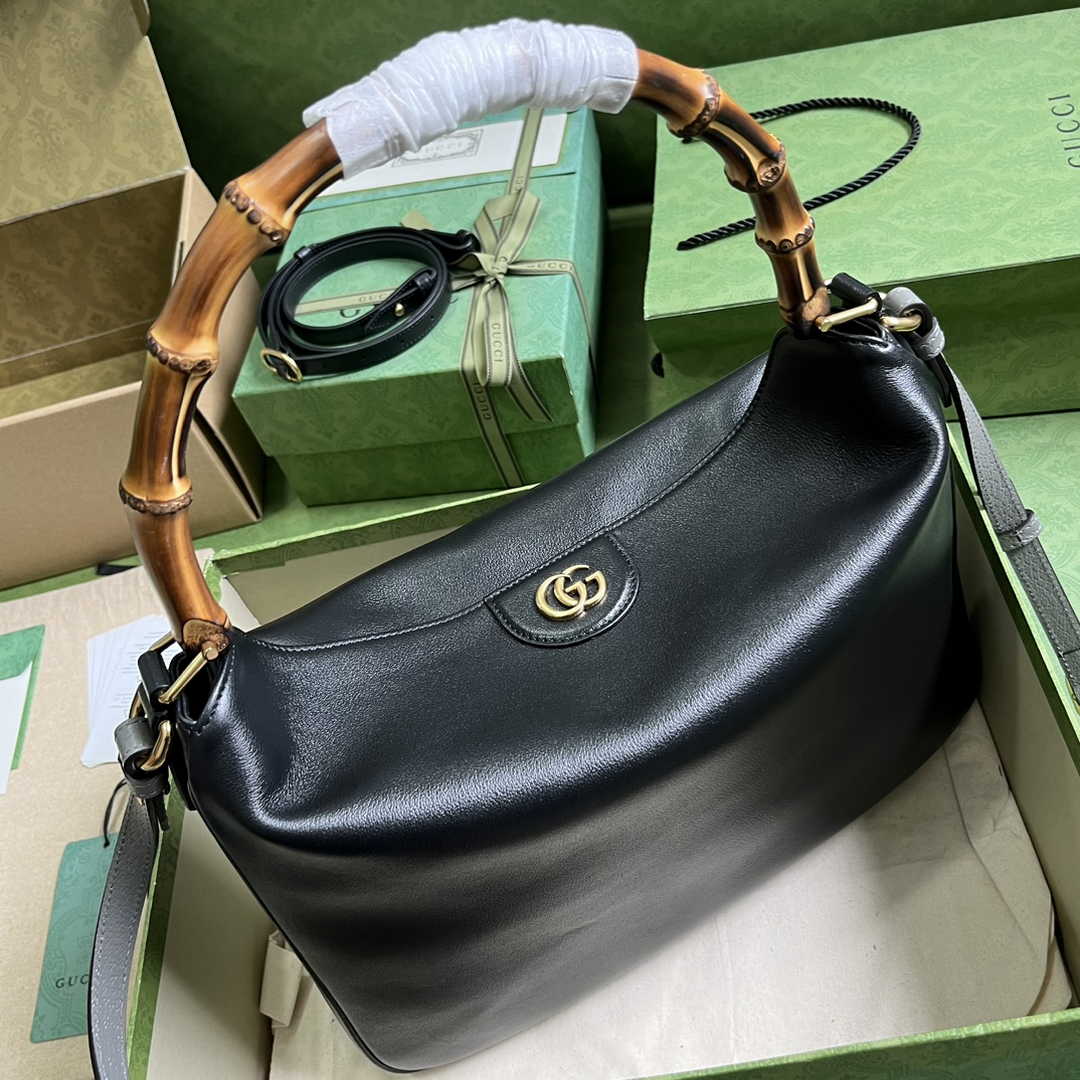 Gucci 746245 Diana large shoulder bag in black leather