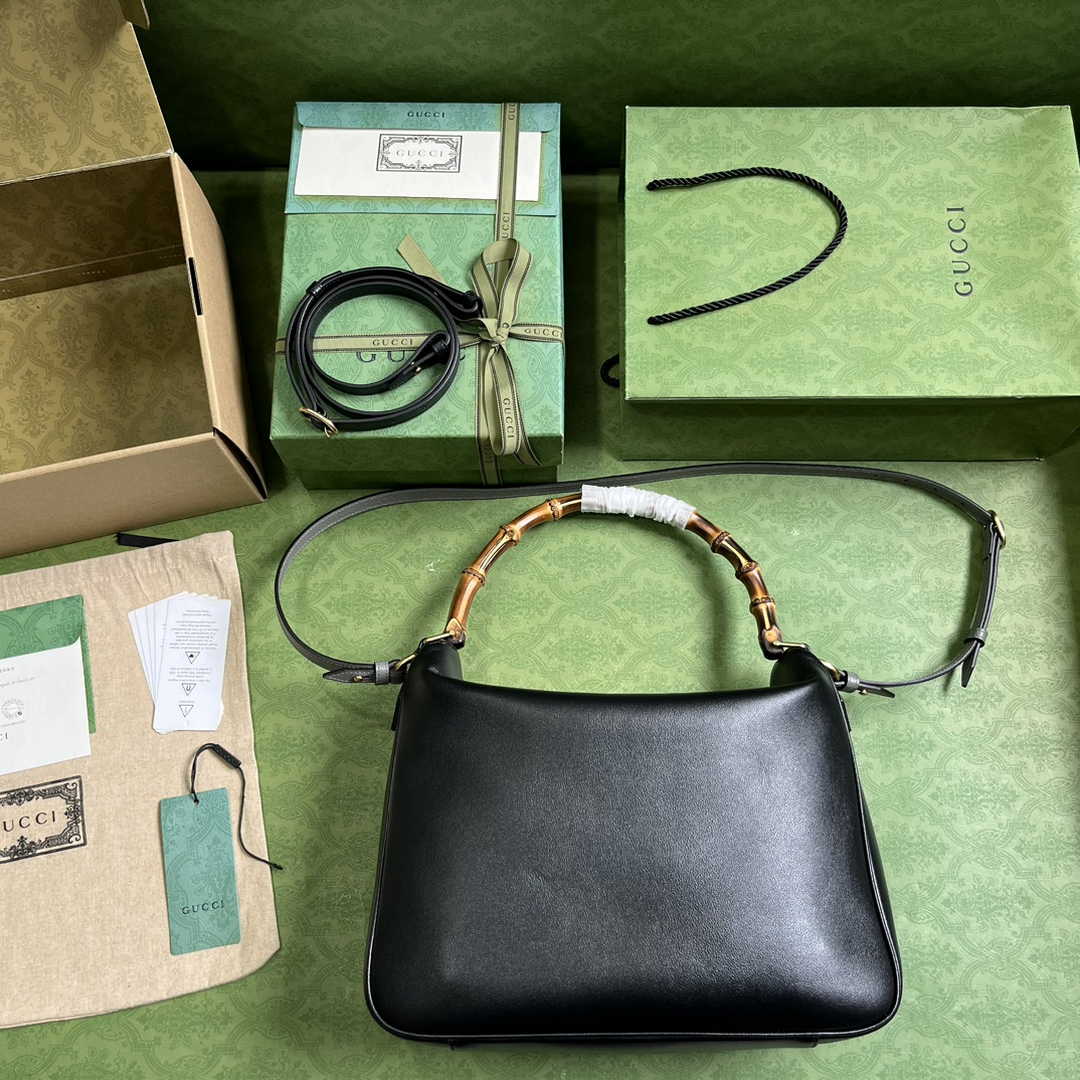 Gucci 746245 Diana large shoulder bag in black leather