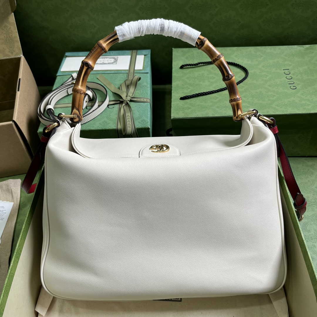 Gucci 746245 Diana large shoulder bag in white leather