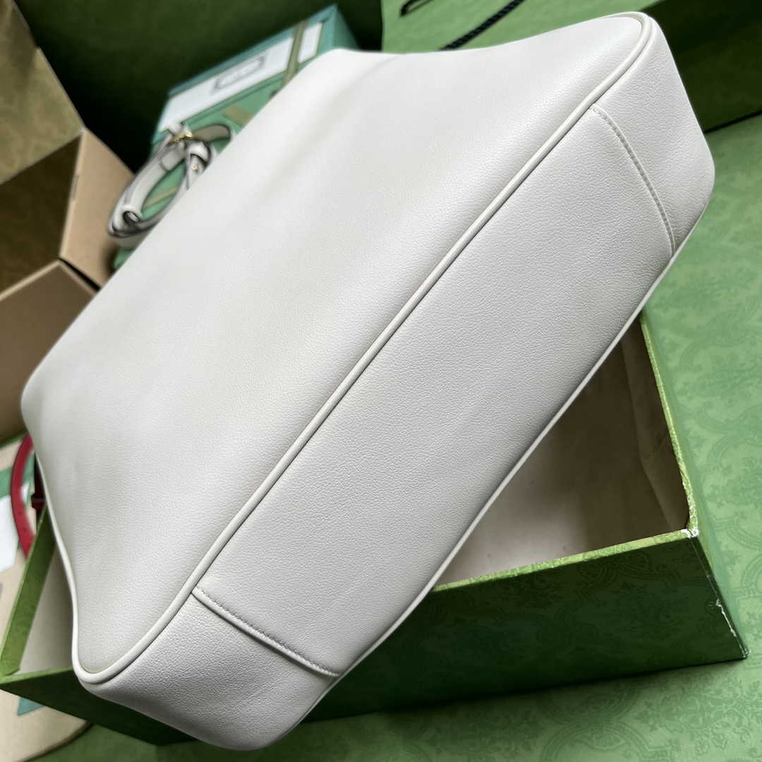 Gucci 746245 Diana large shoulder bag in white leather