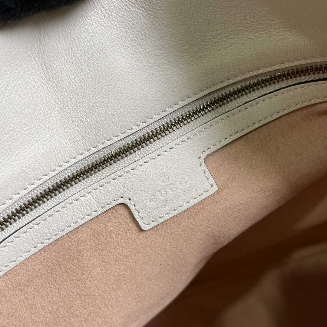 Gucci 746245 Diana large shoulder bag in white leather