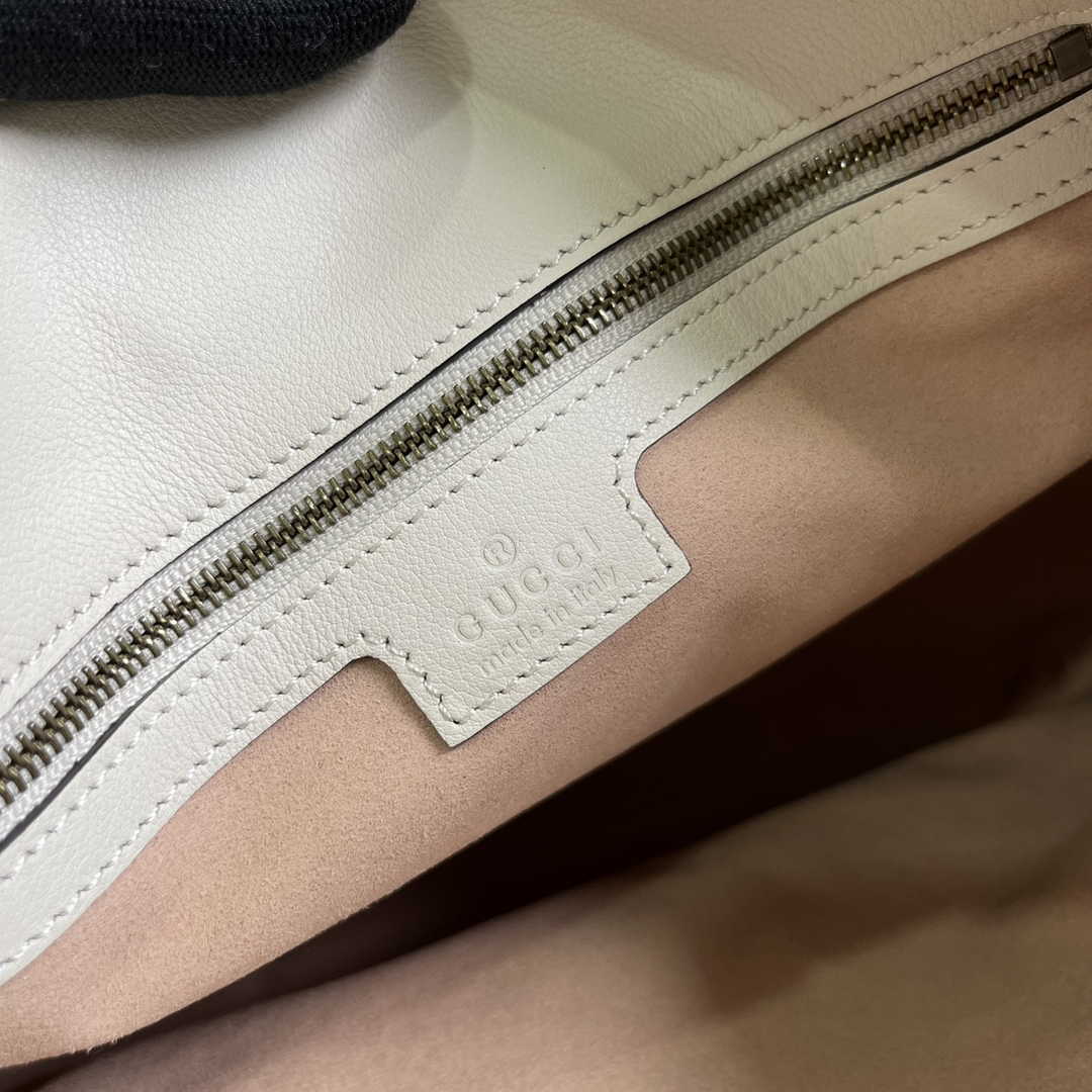 Gucci 746245 Diana large shoulder bag in white leather