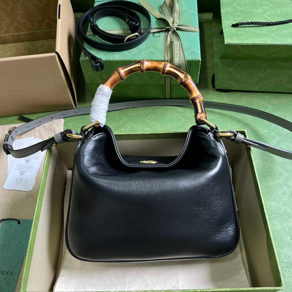 Gucci 746251 Diana small shoulder bag in black leather