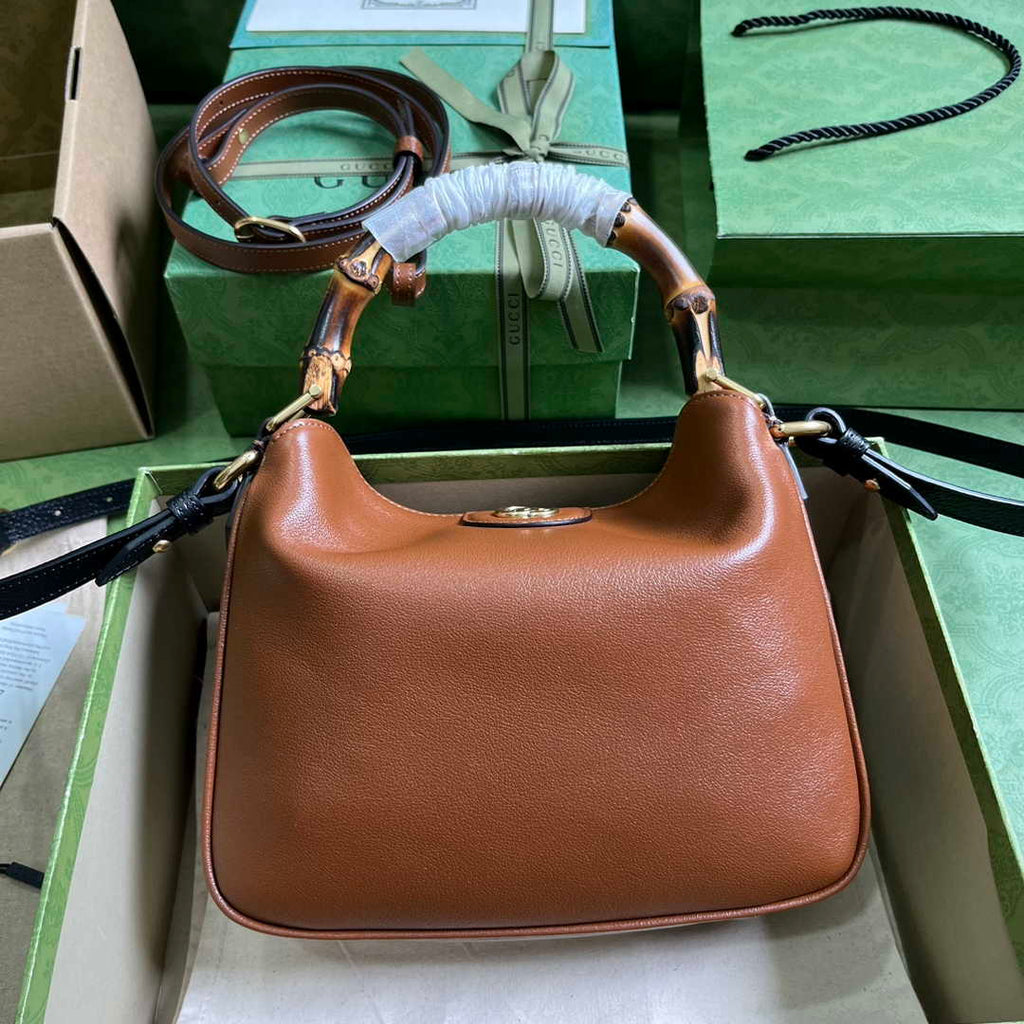 Gucci 746251 Diana small shoulder bag in brown leather