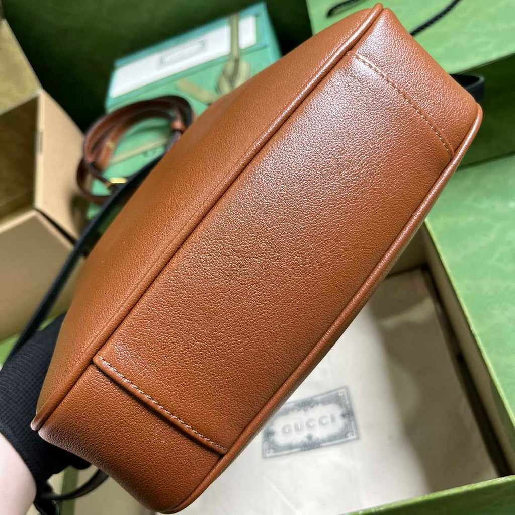 Gucci 746251 Diana small shoulder bag in brown leather