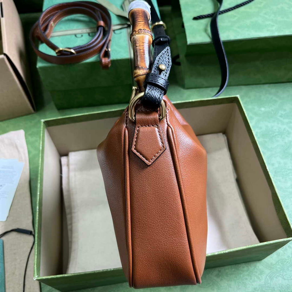 Gucci 746251 Diana small shoulder bag in brown leather