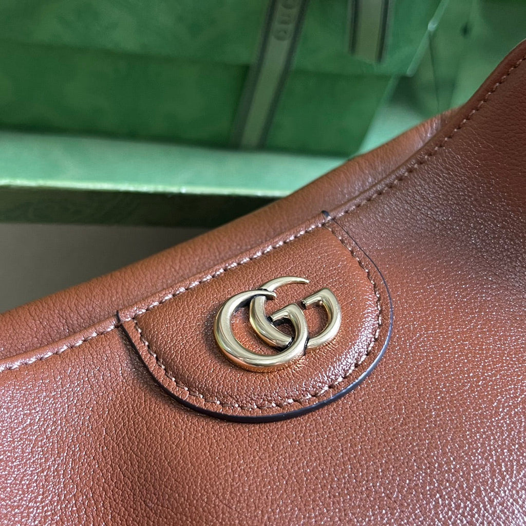Gucci 746251 Diana small shoulder bag in brown leather