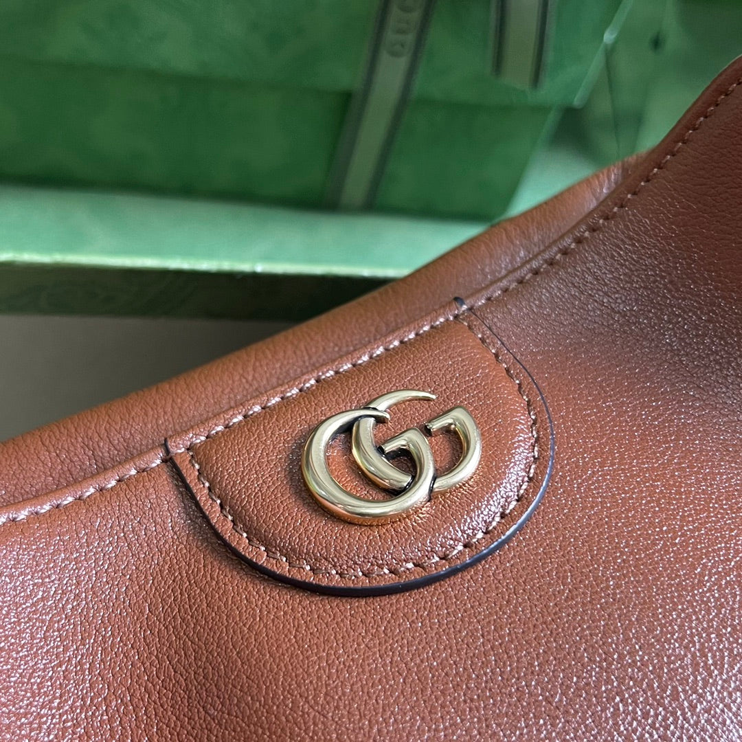 Gucci 746251 Diana small shoulder bag in brown leather