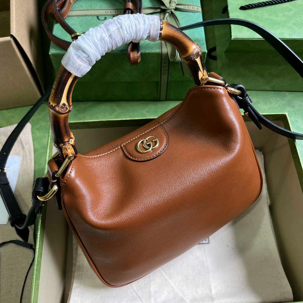 Gucci 746251 Diana small shoulder bag in brown leather