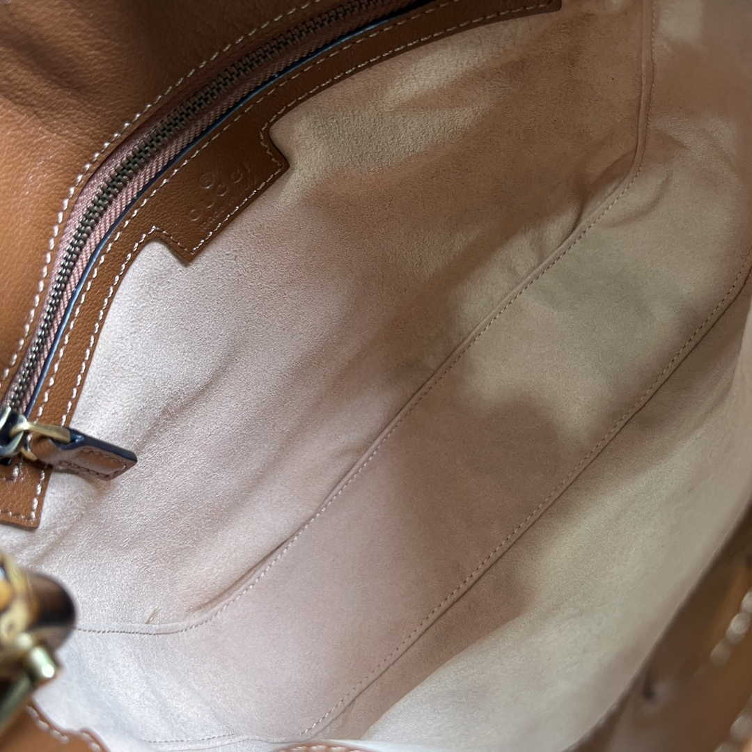 Gucci 746251 Diana small shoulder bag in brown leather