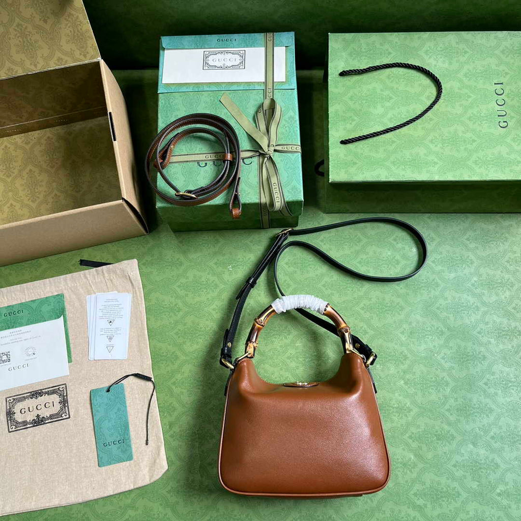 Gucci 746251 Diana small shoulder bag in brown leather