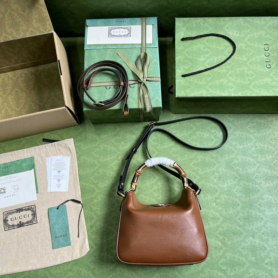 Gucci 746251 Diana small shoulder bag in brown leather
