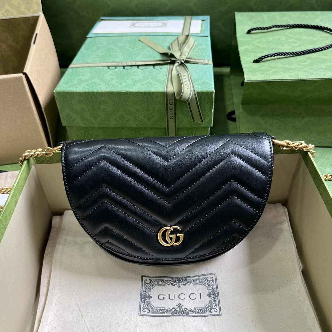 Gucci 746431 GG Marmont matelassé chain mini bag in black leather