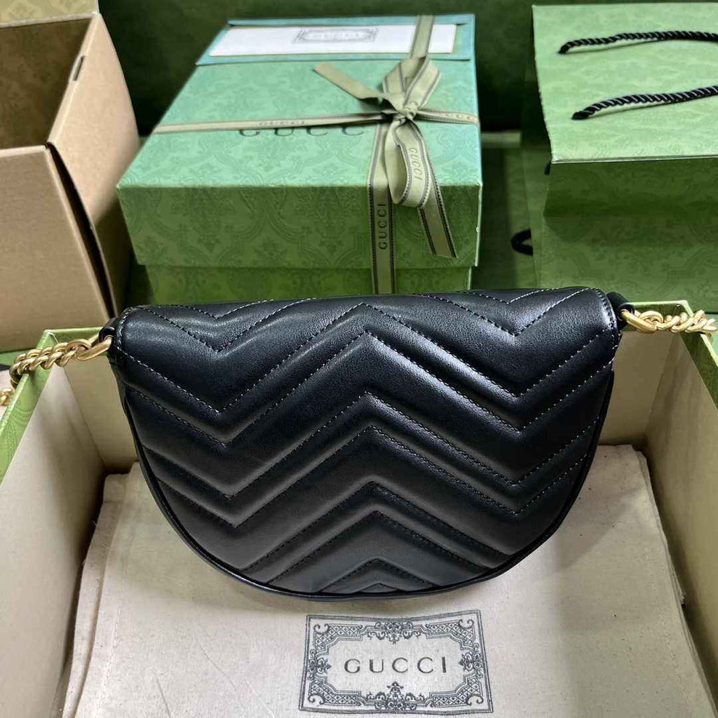 Gucci 746431 GG Marmont matelassé chain mini bag in black leather