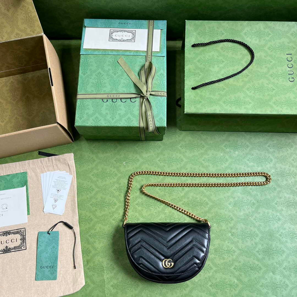 Gucci 746431 GG Marmont matelassé chain mini bag in black leather