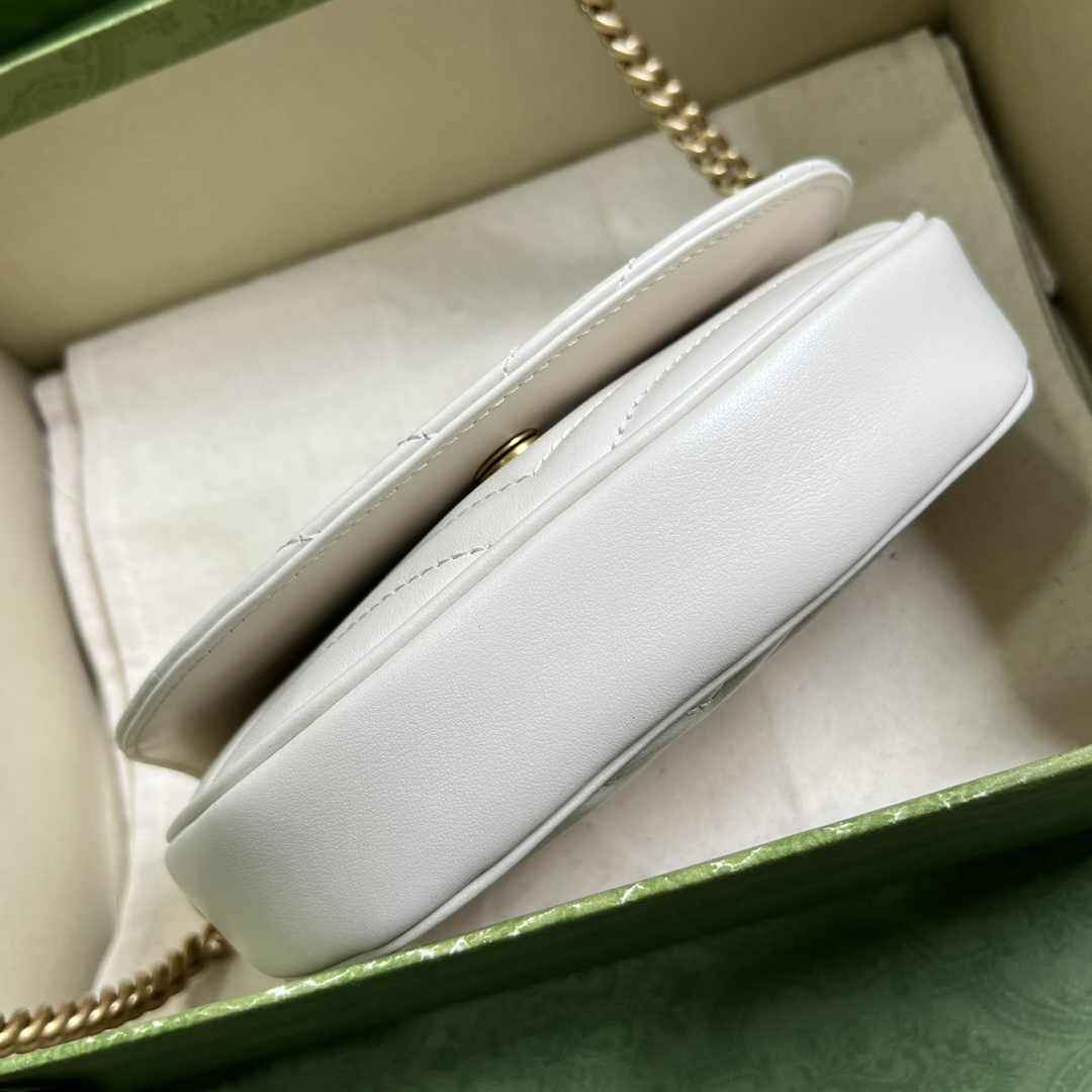 Gucci 746431 GG Marmont matelassé chain mini bag in beige leather