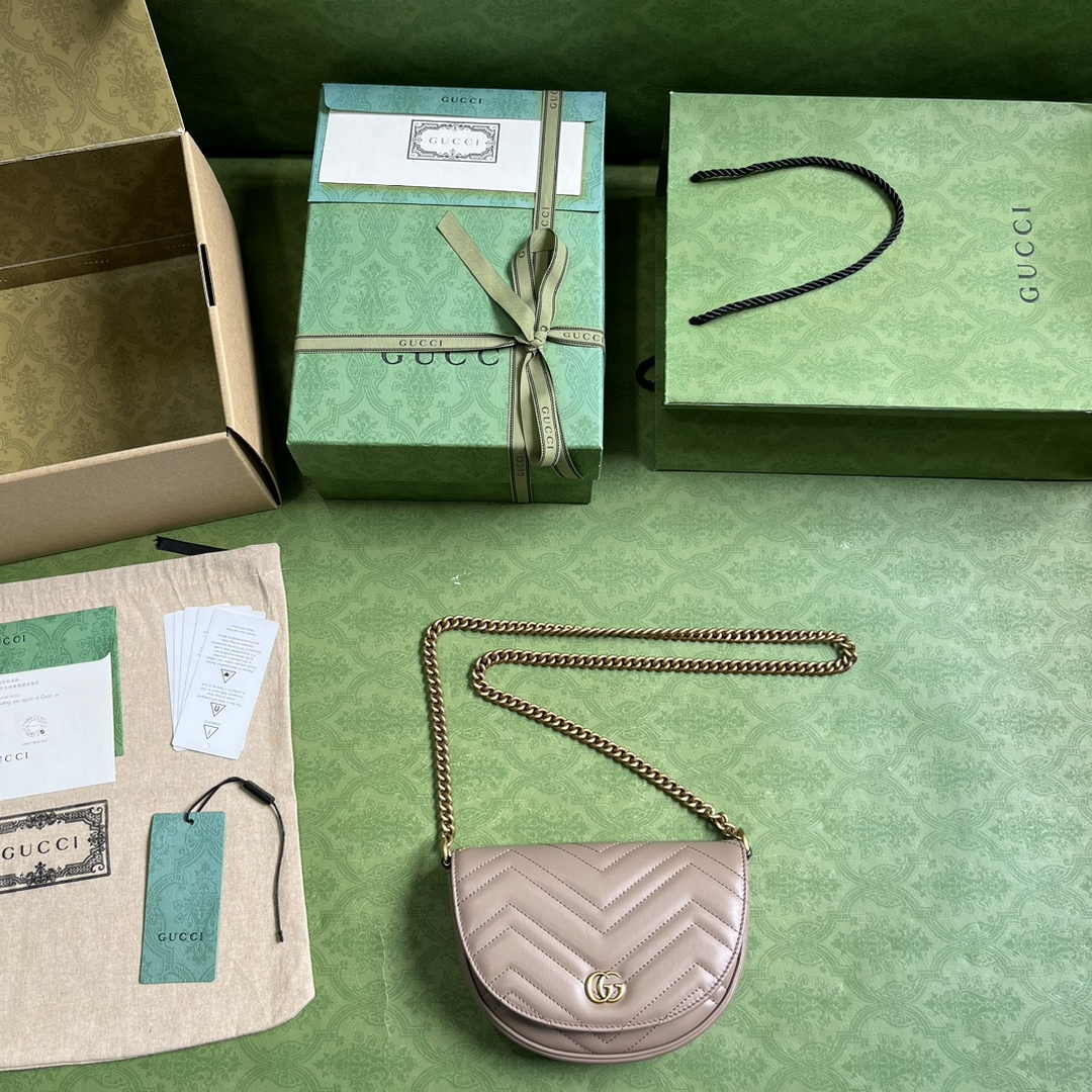 Gucci 746431 GG Marmont matelassé chain mini bag in light pink leather