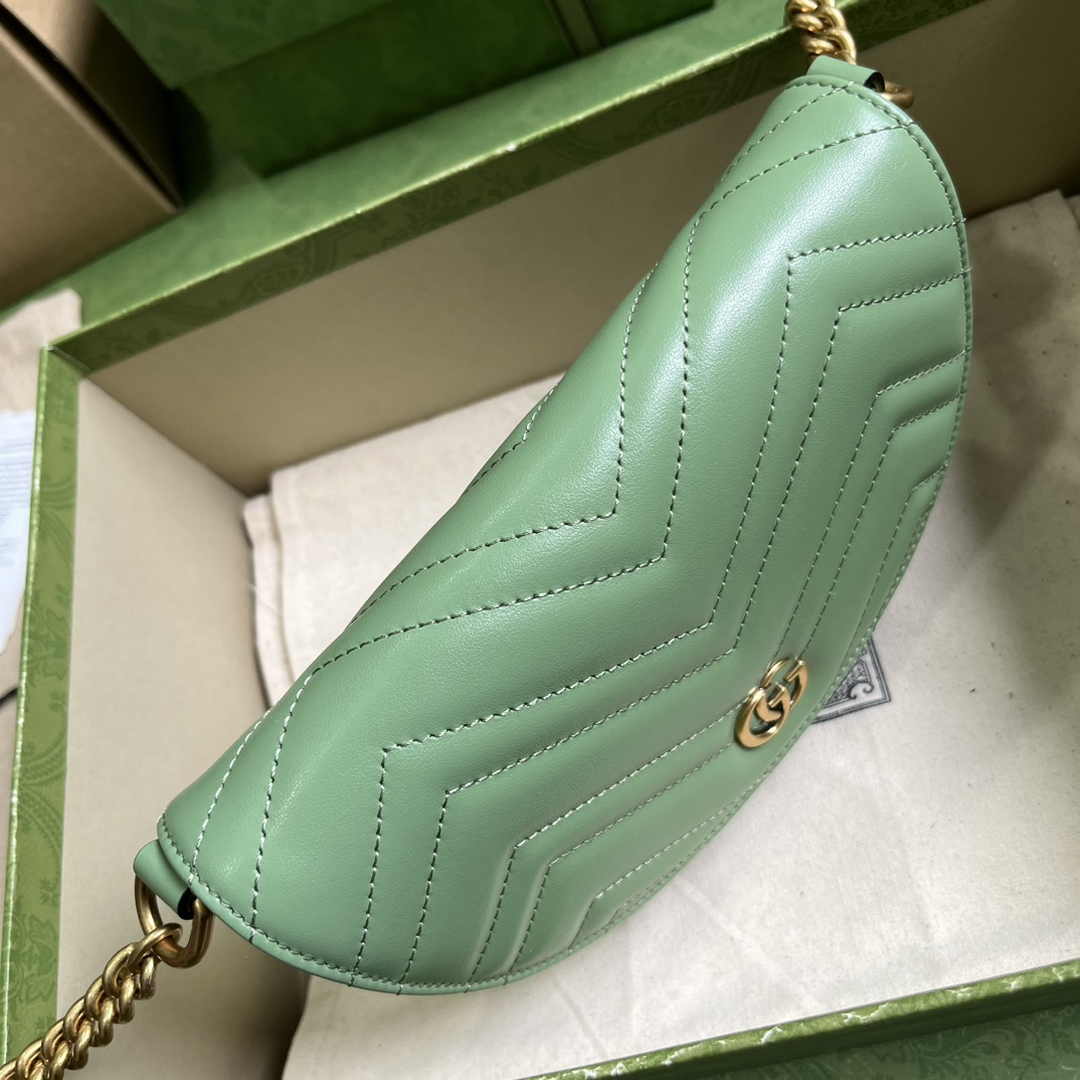 Gucci 746431 GG Marmont matelassé chain mini bag in green leather