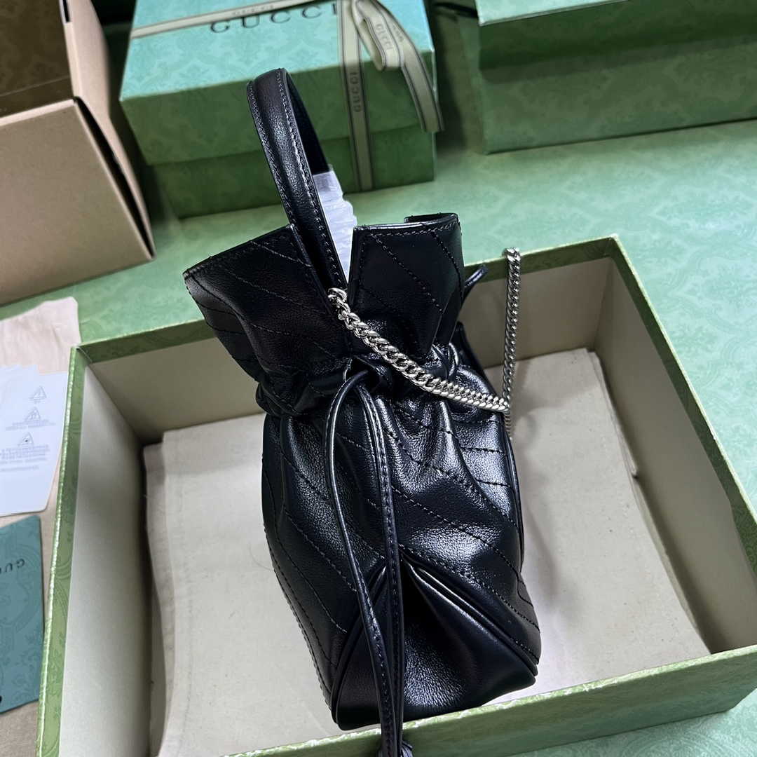 Gucci 760313 Blondie mini bucket bag in black leather