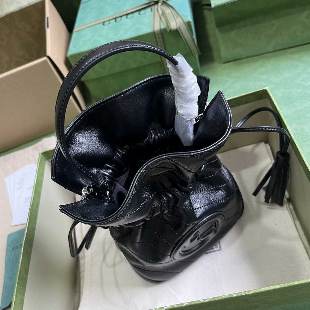 Gucci 760313 Blondie mini bucket bag in black leather