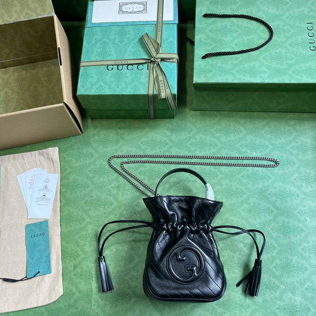 Gucci 760313 Blondie mini bucket bag in black leather