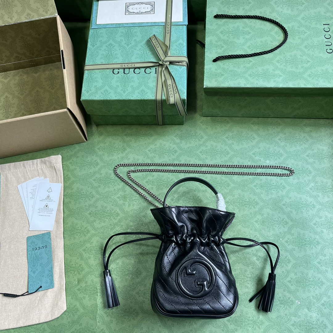 Gucci 760313 Blondie mini bucket bag in black leather