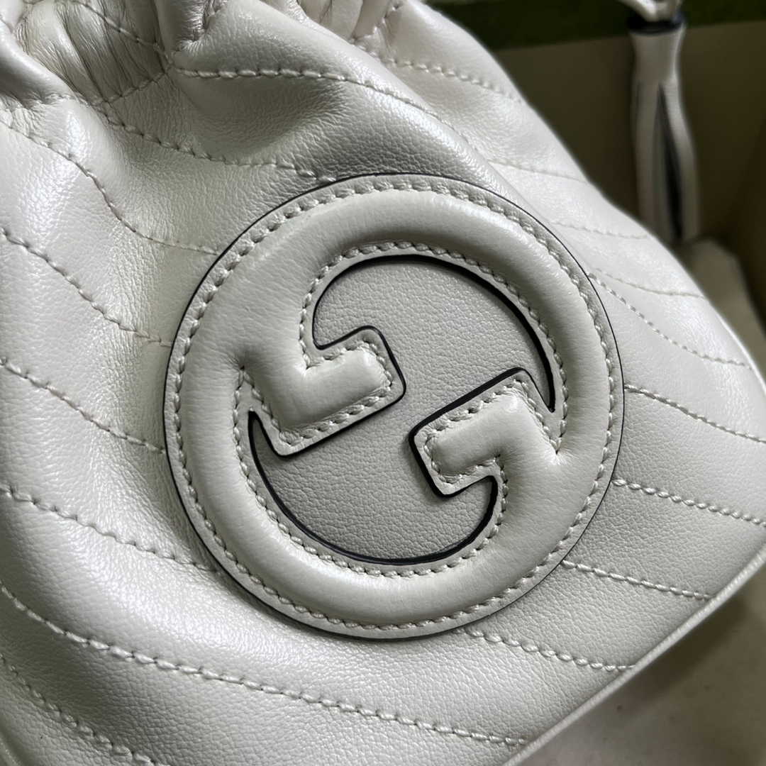 Gucci 760313 Blondie mini bucket bag in beige leather