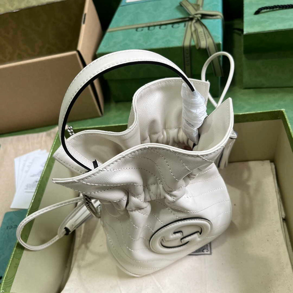 Gucci 760313 Blondie mini bucket bag in beige leather
