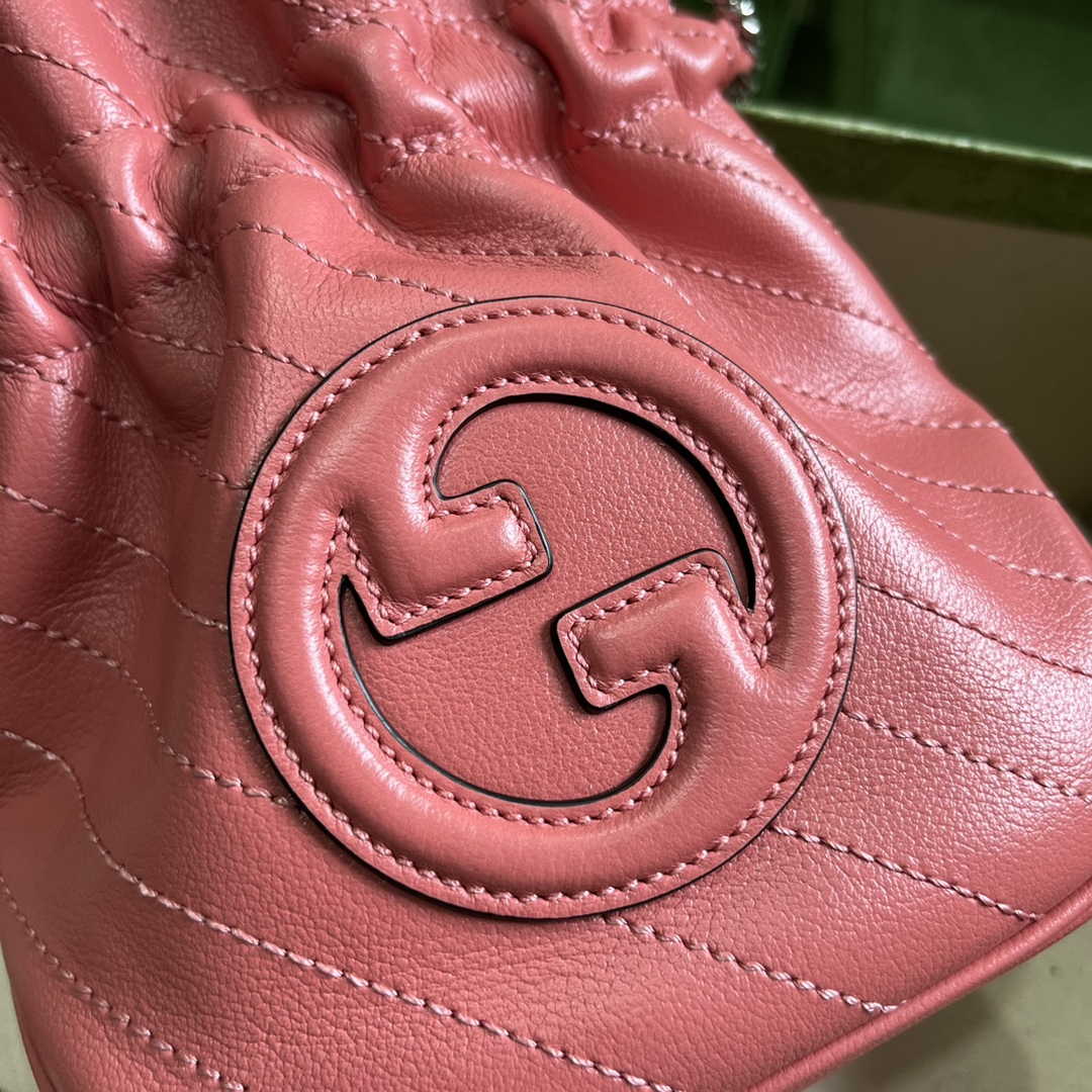 Gucci 760313 Blondie mini bucket bag in pink leather