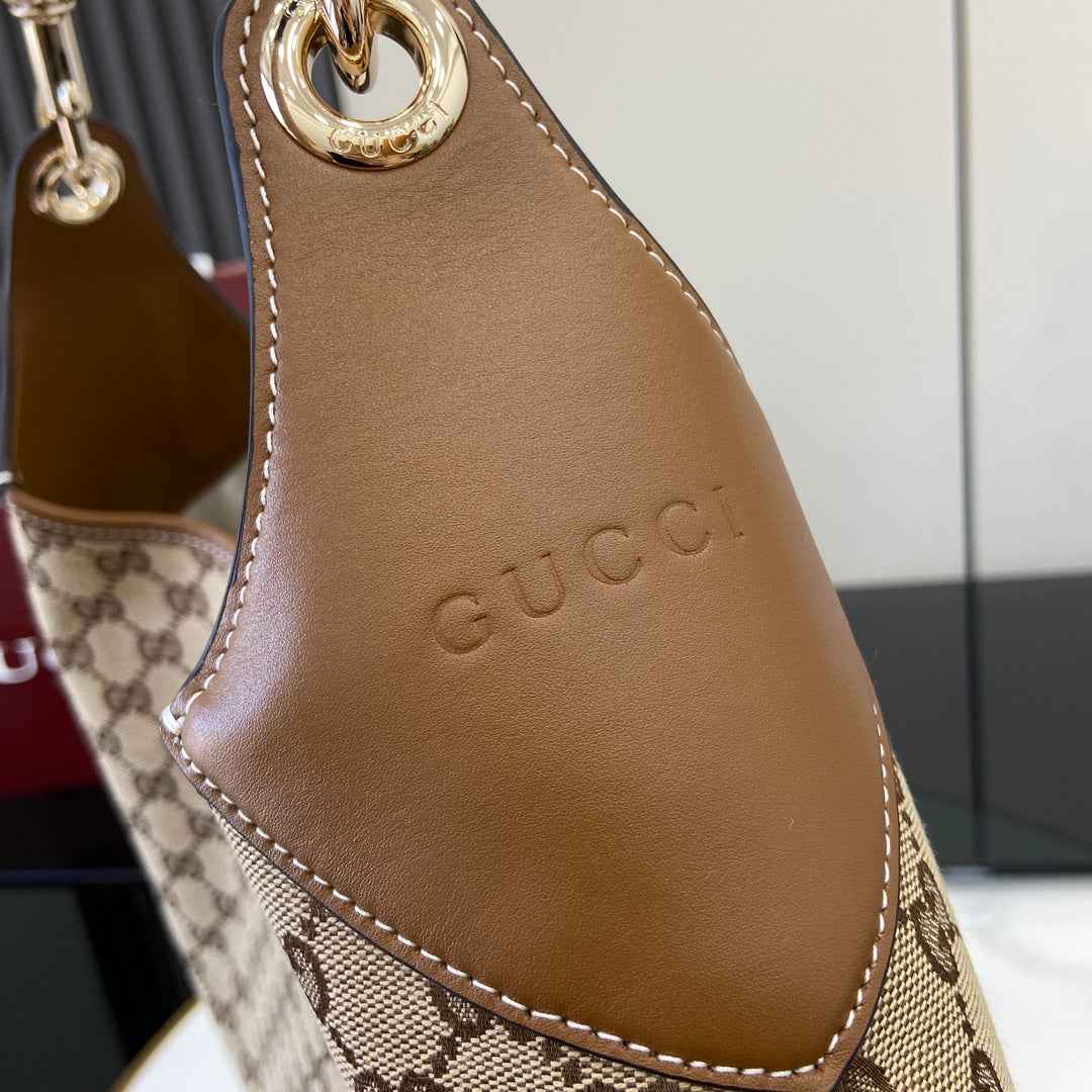 Gucci B large shoulder bag, 815924 in beige and dark brown