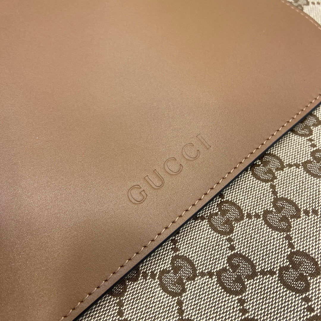 Gucci B large shoulder bag, 815924 in beige and dark brown