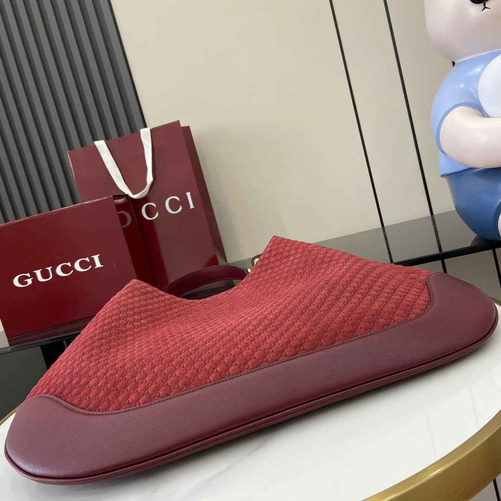 Gucci B large shoulder bag, 815924 in wine red GG suede