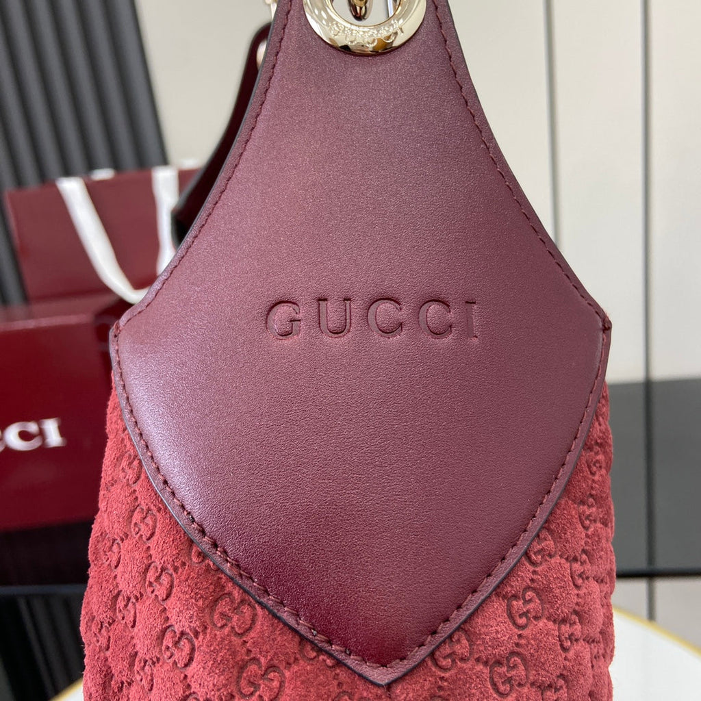 Gucci B large shoulder bag, 815924 in wine red GG suede