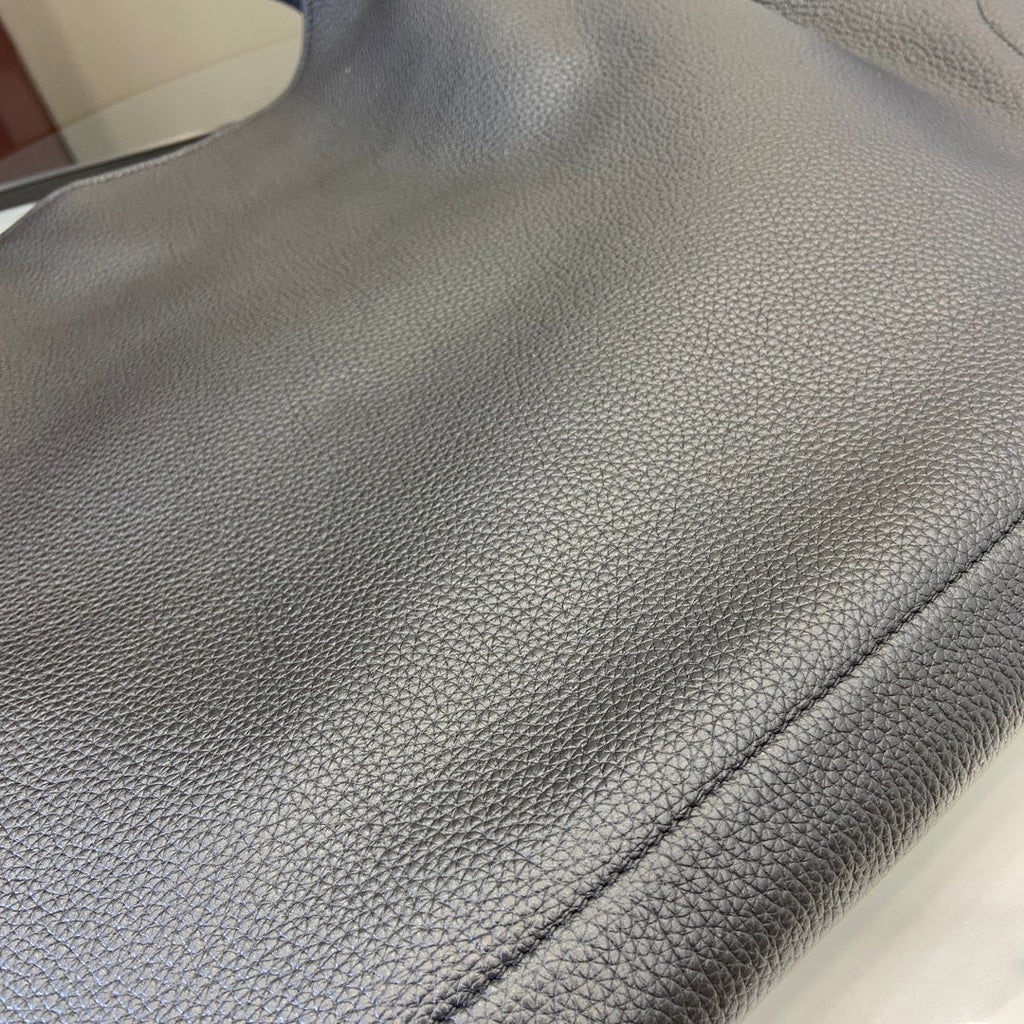 Gucci B large shoulder bag, 820169 in black leather