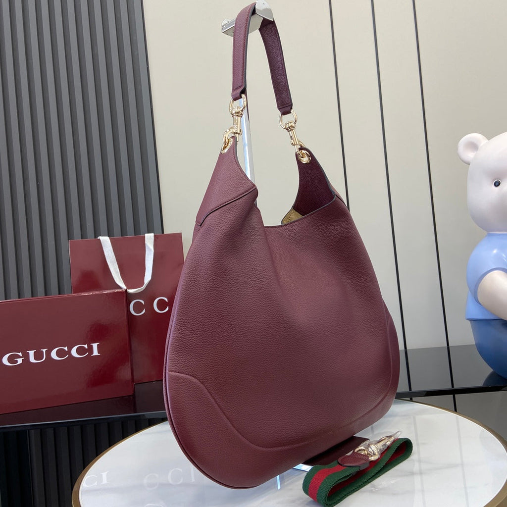 Gucci B large shoulder bag, 820169 in wine red leather