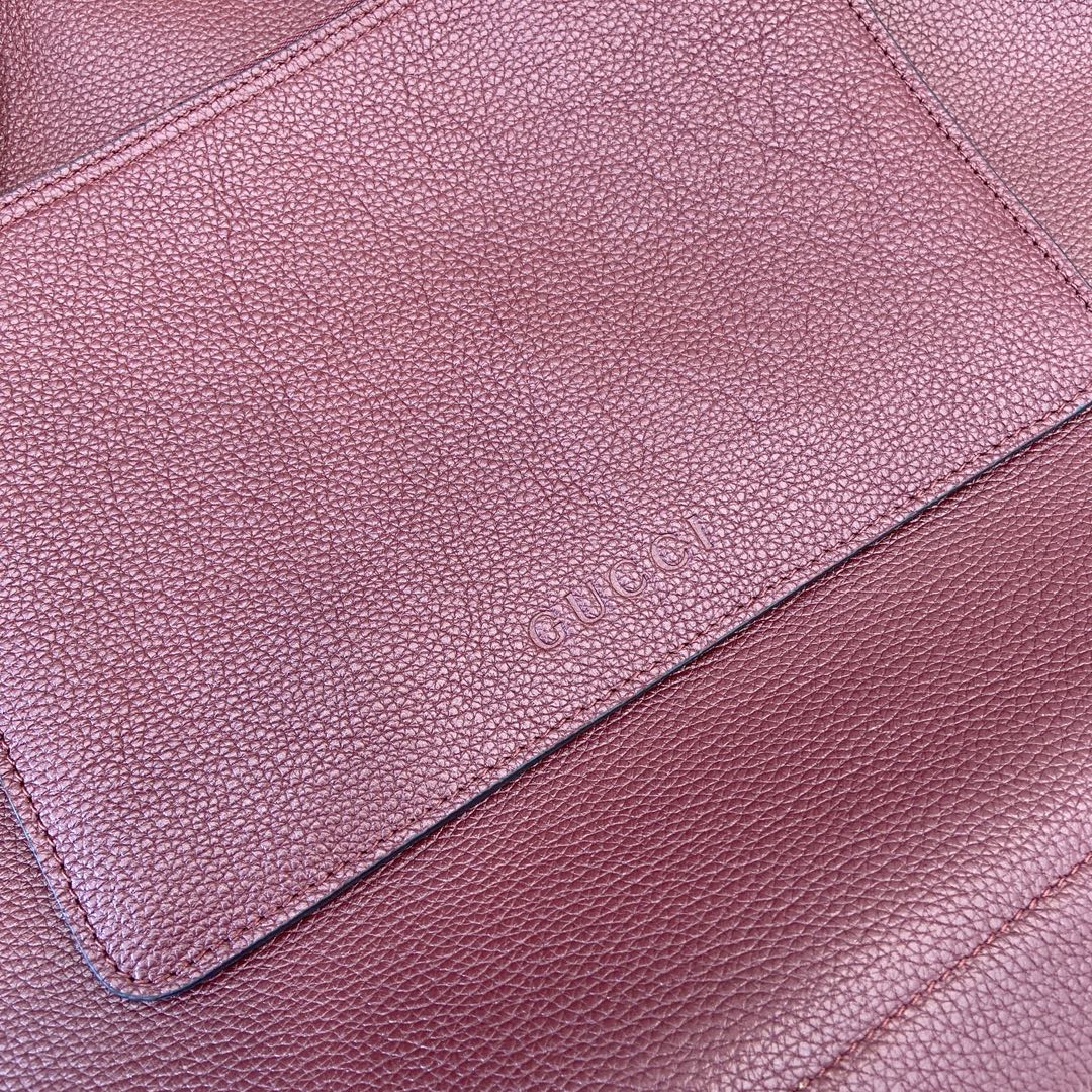 Gucci B large shoulder bag, 820169 in wine red leather